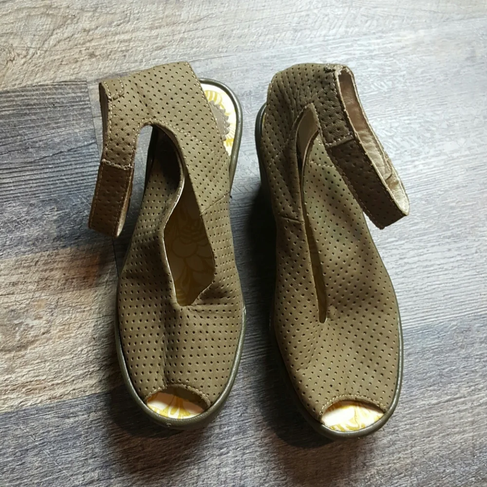 Fly London Yala sandals green perforated wedge ankle straps women size 36